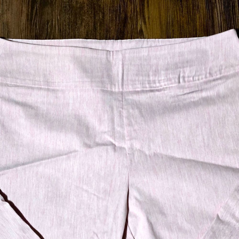 NWOT. Pink Pants with Buttoned Detail